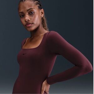 Nike Women's Form Long-Sleeve Bodysuit (Color: Burgundy Crush) - NWT